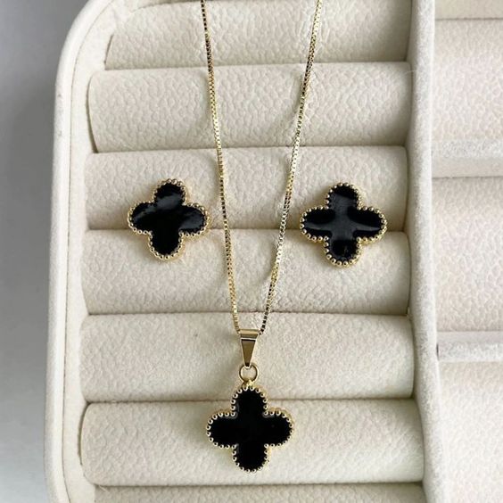 Luxury Black Clover Necklace Combo | Necklace + Tops Set
