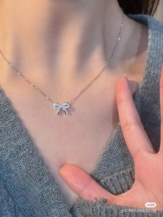 Bow Necklace & Stud Earrings ✨