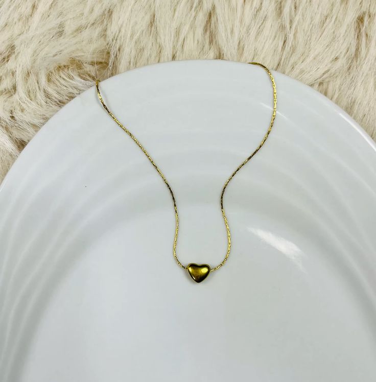 The Dainty Heart - Minimalist Pendant Necklace