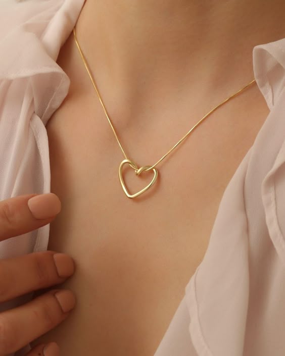 Minimal heart anti tarnish necklace | Ain Wear